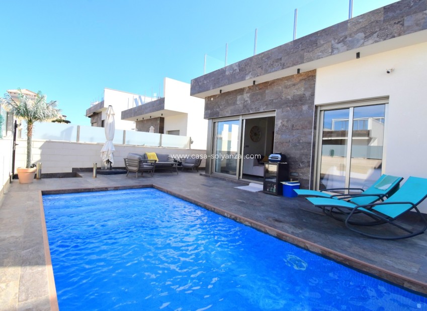 Resale - Villa - Orihuela Costa - Villamartín