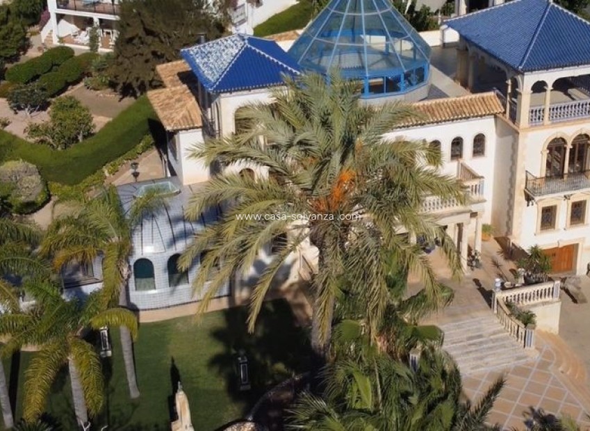 Resale - Villa - Orihuela Costa