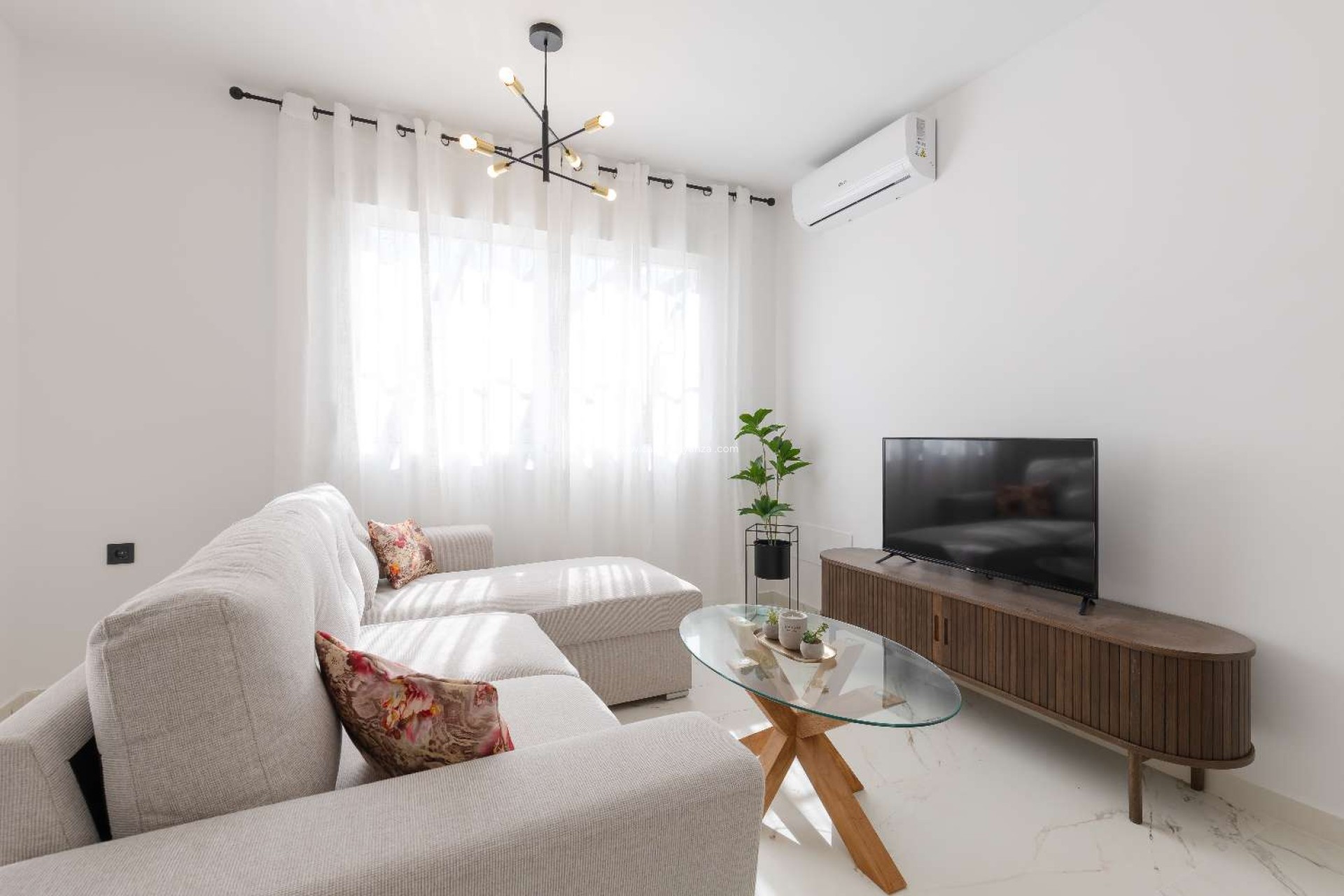 Resale - Villa - Orihuela - Orihuela Costa