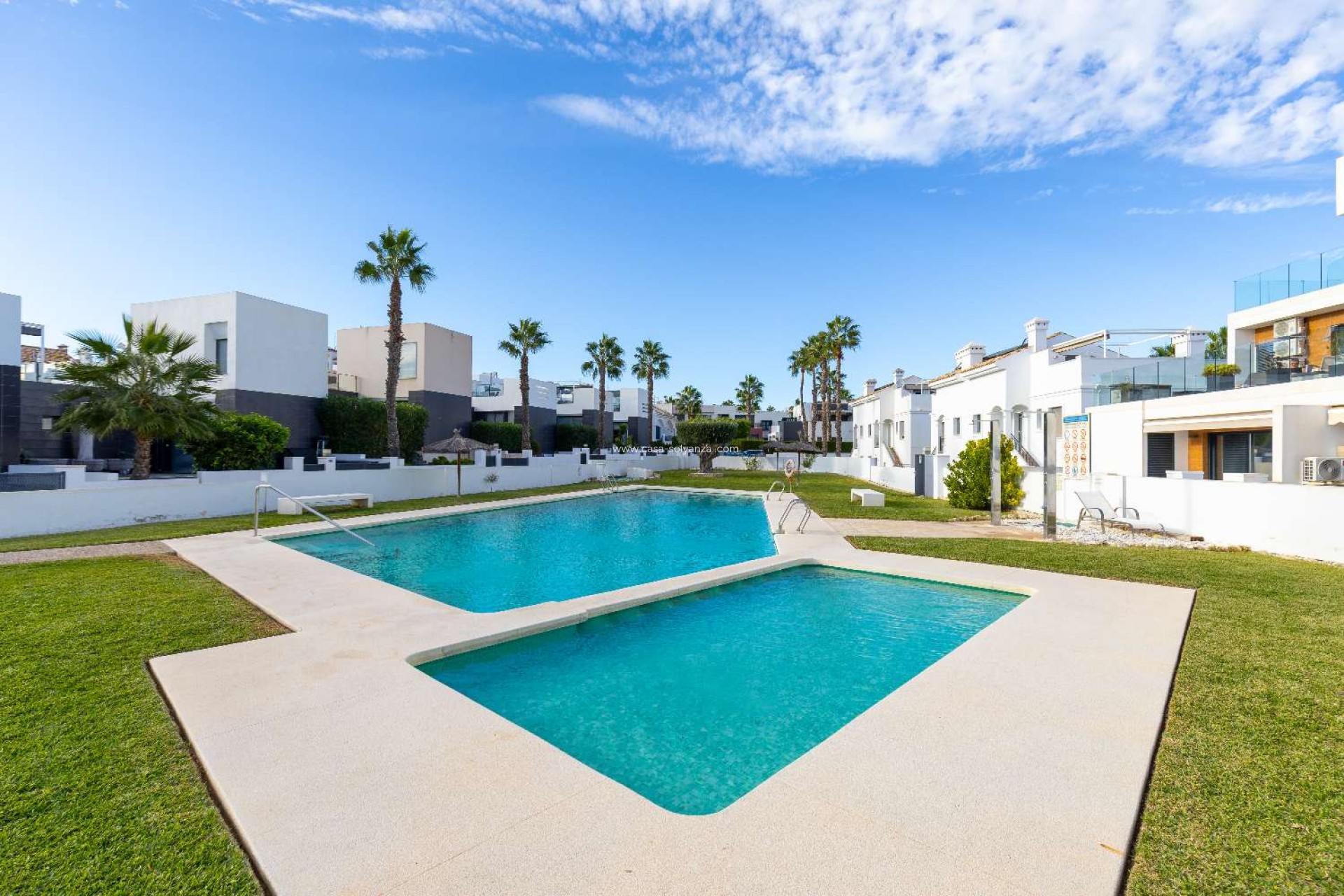Resale - Villa - Orihuela - Orihuela Costa