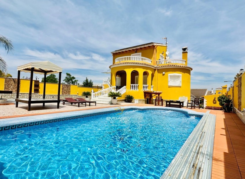 Resale - Villa - Orihuela - Urb. Montepinar