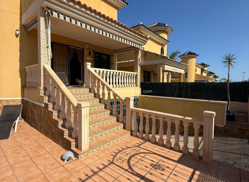 Resale - Villa - Orihuela - Villamartin