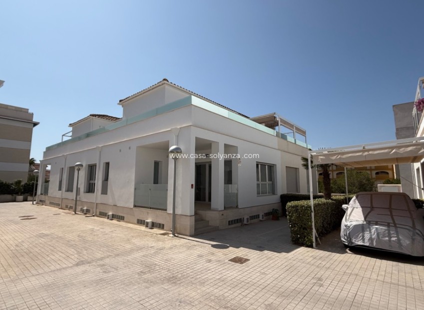 Resale - Villa - Orihuela - Villamartin
