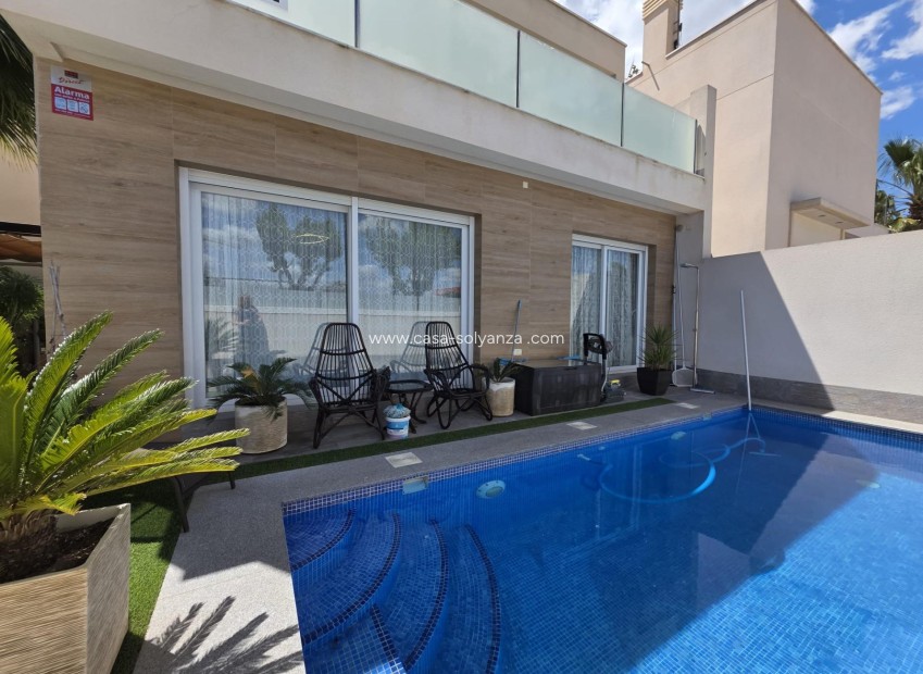 Resale - Villa - Pilar de la Horadada - Zona Pueblo