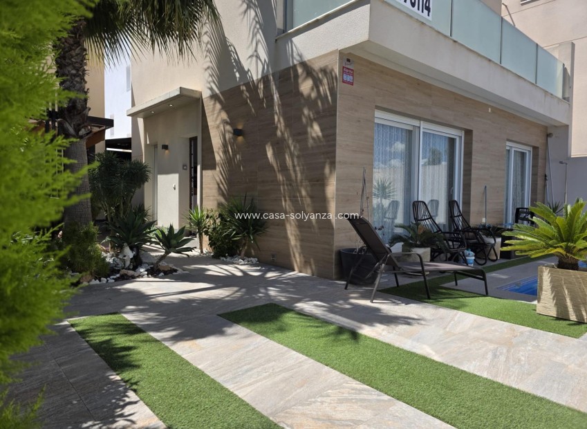 Resale - Villa - Pilar de la Horadada - Zona Pueblo