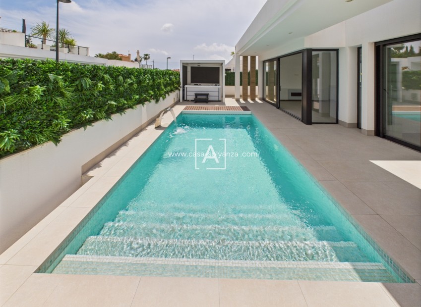 Resale - Villa - Pinar de Campoverde