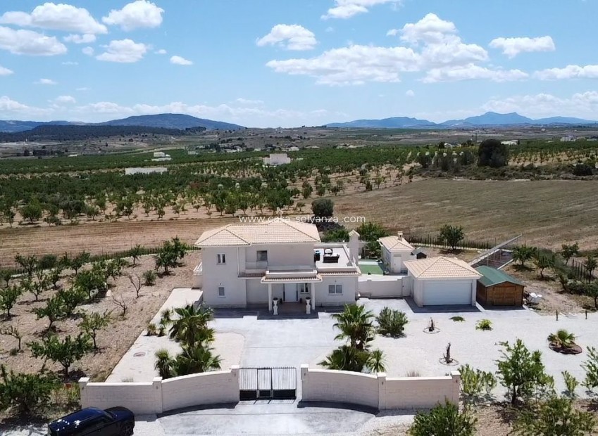 Resale - Villa - Pinoso - Inland