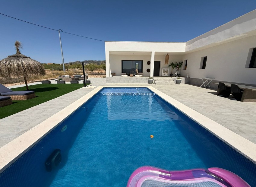 Resale - Villa - Pinoso - Inland