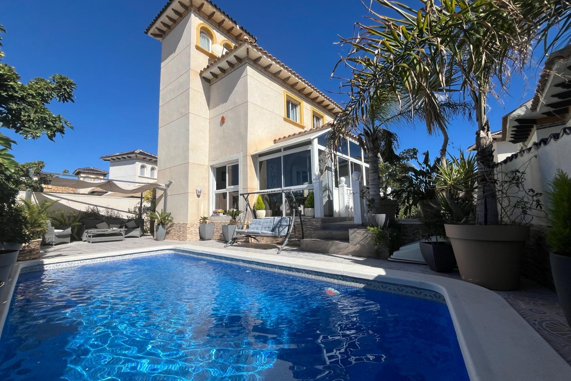 Resale - Villa - Playa Flamenca - Orihuela Costa