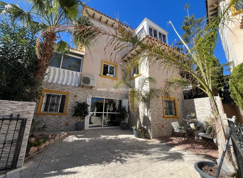 Resale - Villa - Playa Flamenca - Orihuela Costa