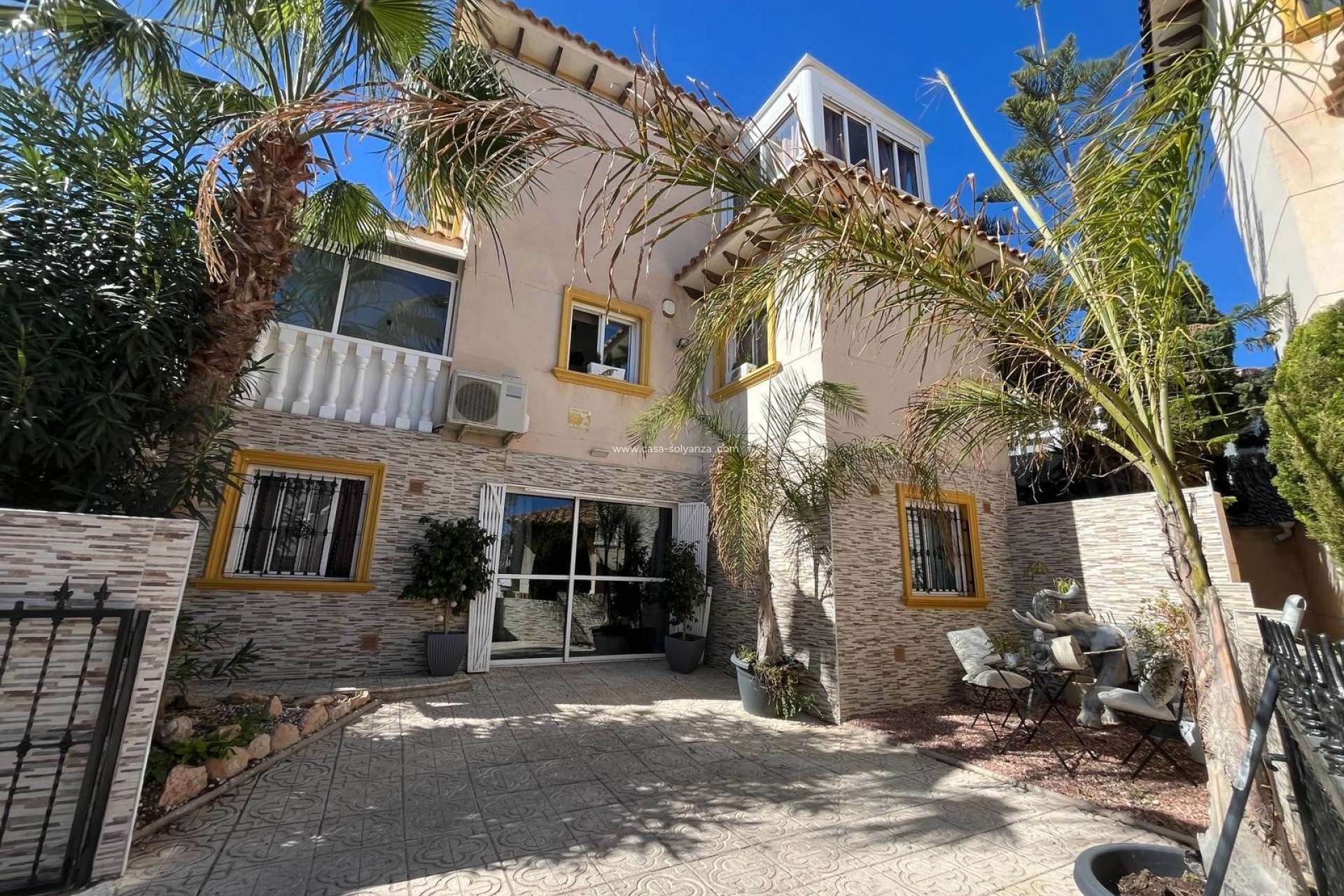 Resale - Villa - Playa Flamenca - Orihuela Costa