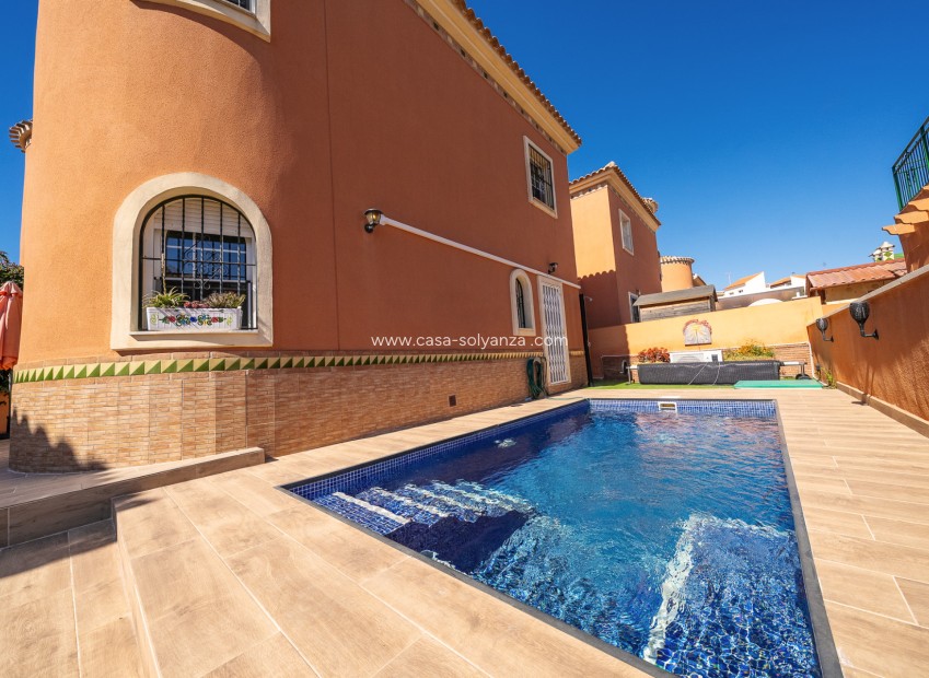 Resale - Villa - Playa Flamenca - Sportcentre