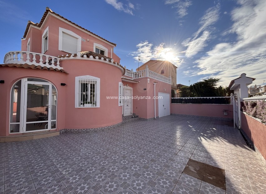Resale - Villa - Playa Flamenca