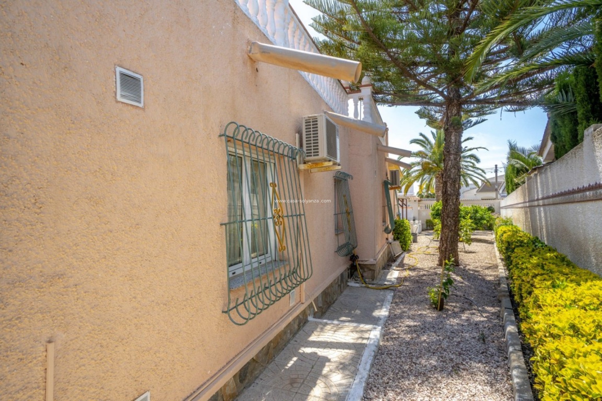 Resale - Villa - San Luis - Inland