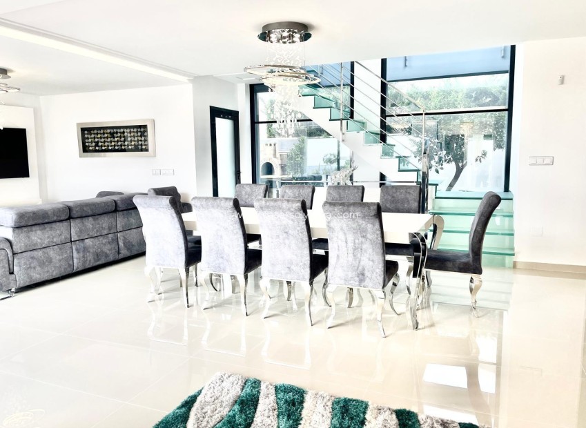 Resale - Villa - San Miguel de Salinas - Altos De San Miguel