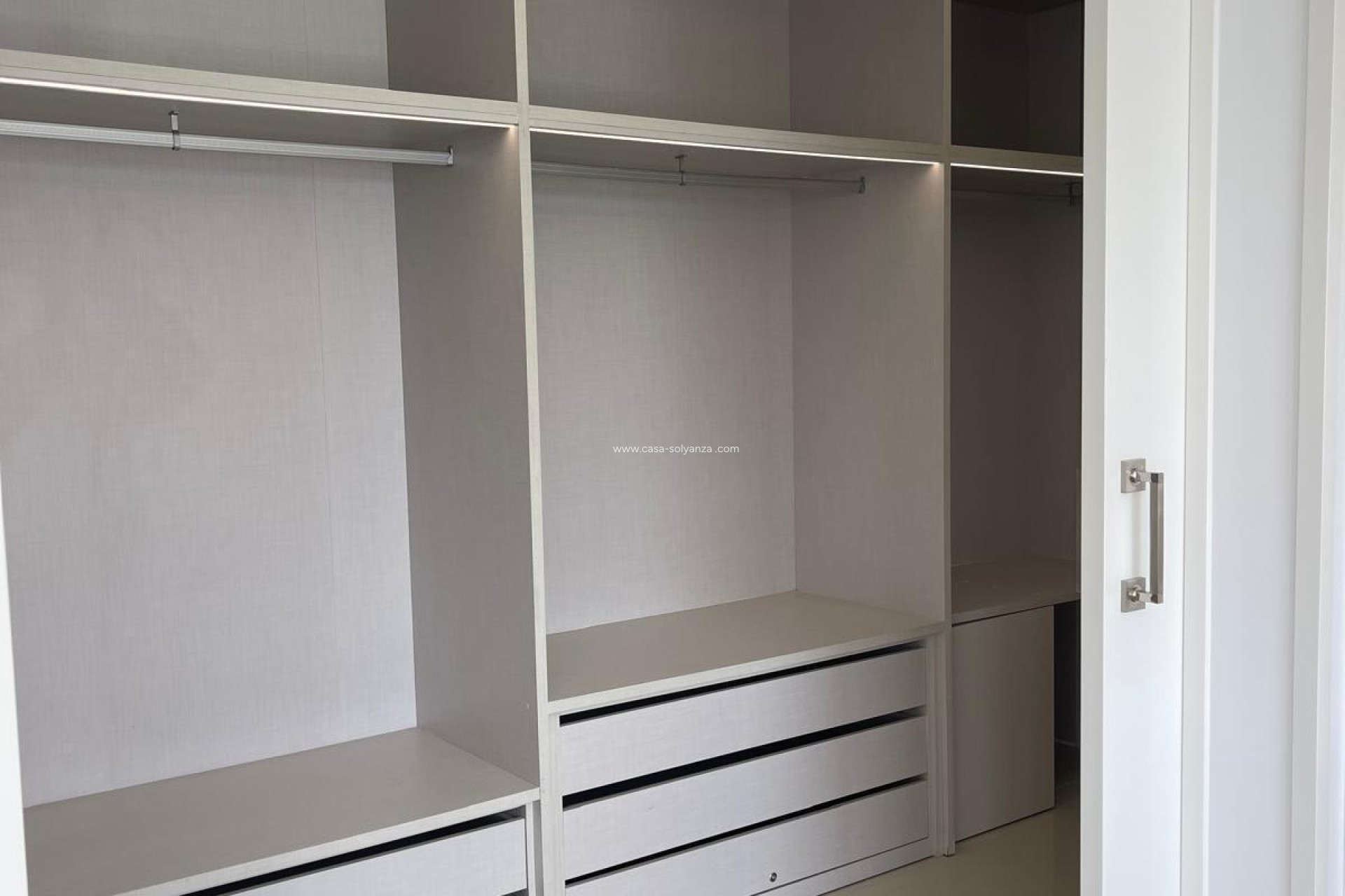 Resale - Villa - San Miguel de Salinas - Altos De San Miguel