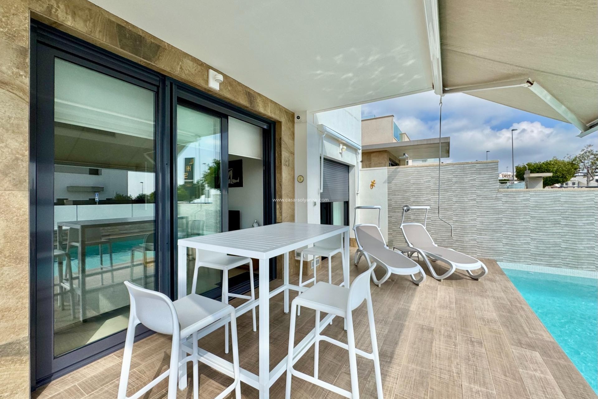 Resale - Villa - San Miguel de Salinas - Bellavista