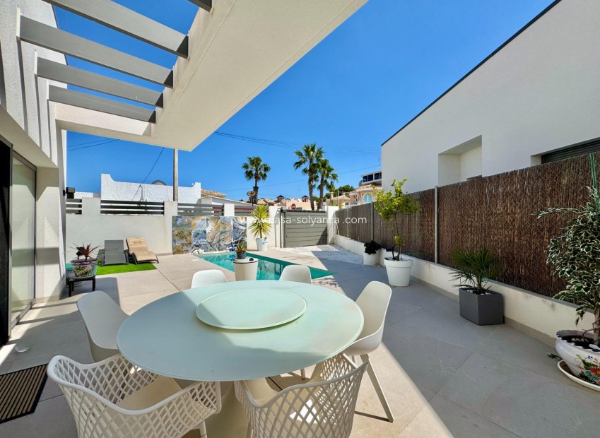 Resale - Villa - San Miguel de Salinas - Blue Lagoon - Galán