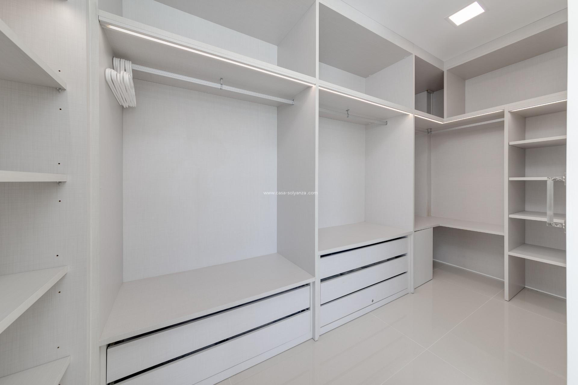 Resale - Villa - San Miguel de Salinas - Cerro del Sol