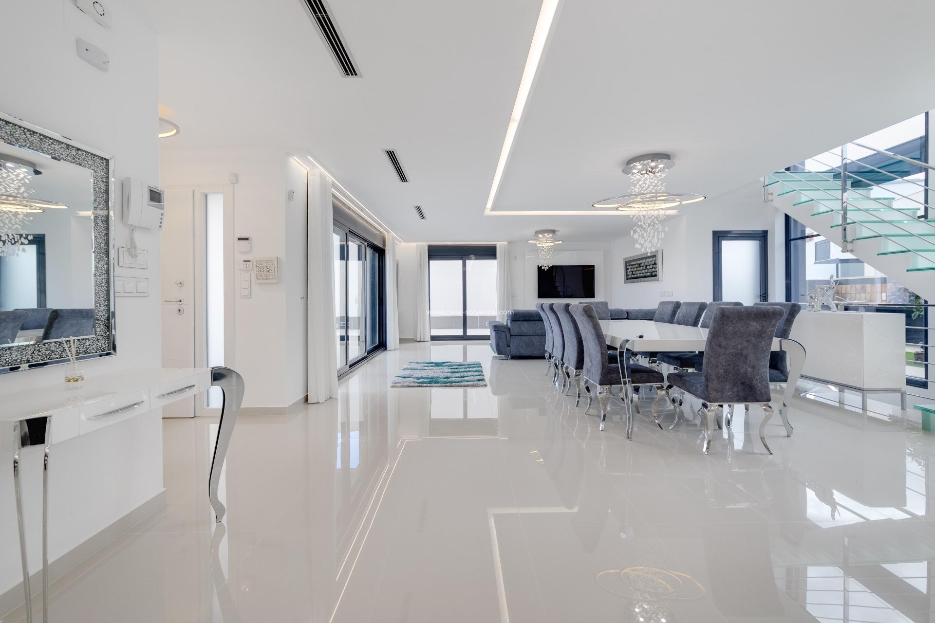 Resale - Villa - San Miguel de Salinas - Cerro del Sol