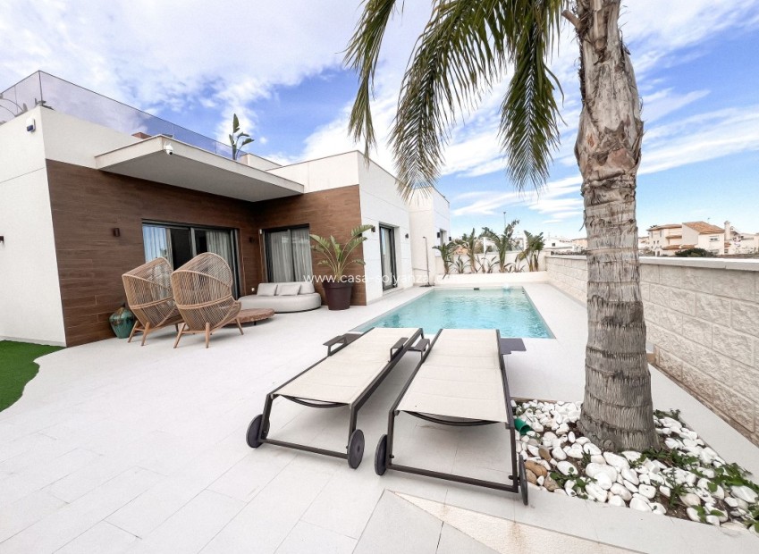 Resale - Villa - San Miguel de Salinas - Inland