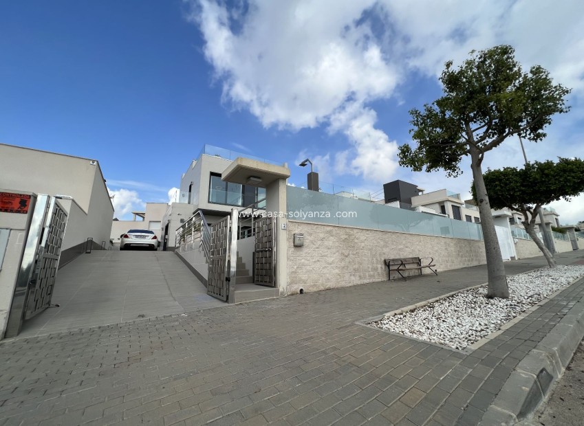 Resale - Villa - San Miguel de Salinas - Inland