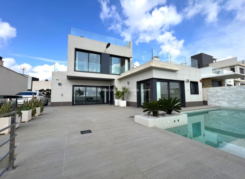 Resale - Villa - San Miguel de Salinas - Inland