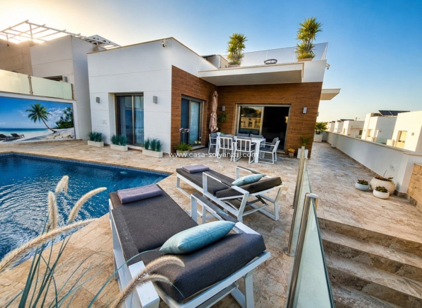 Resale - Villa - San Miguel de Salinas - Inland
