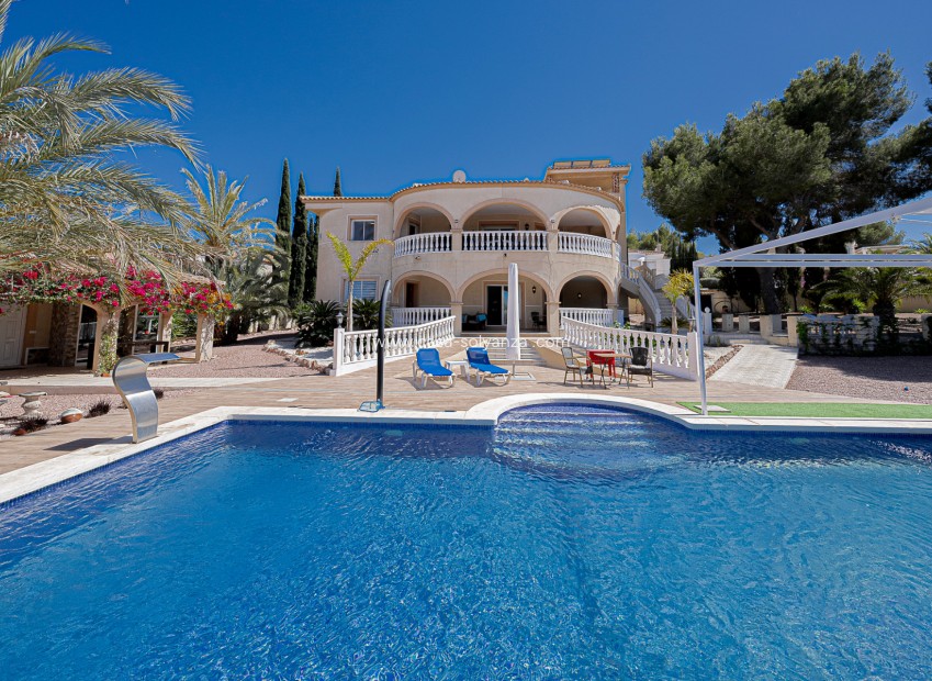 Resale - Villa - San Miguel de Salinas - Las Communicaciones