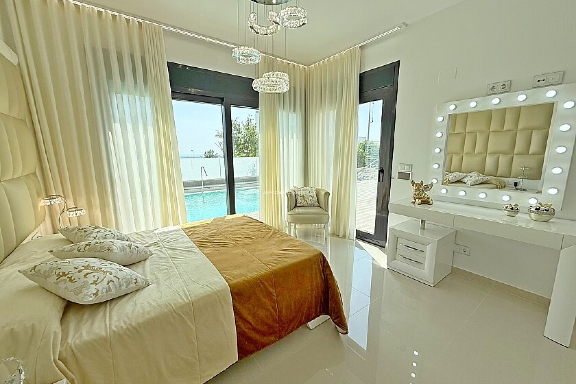 Resale - Villa - San Miguel de Salinas - Mirador De San Miguel