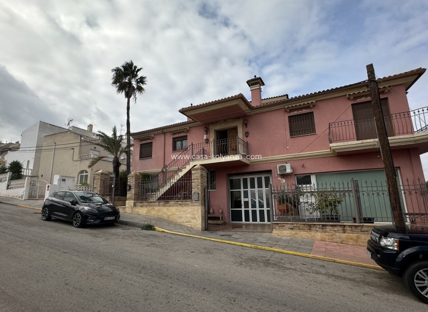 Resale - Villa - San Miguel de Salinas