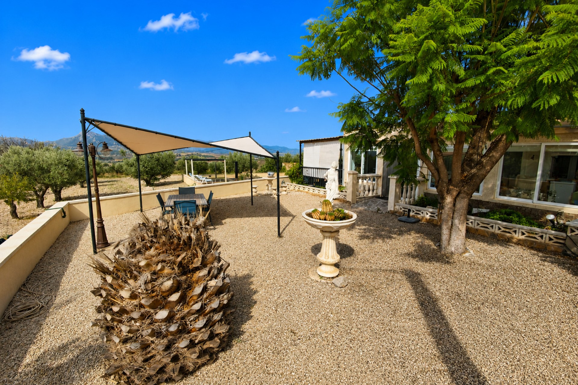 Resale - Villa - Sax