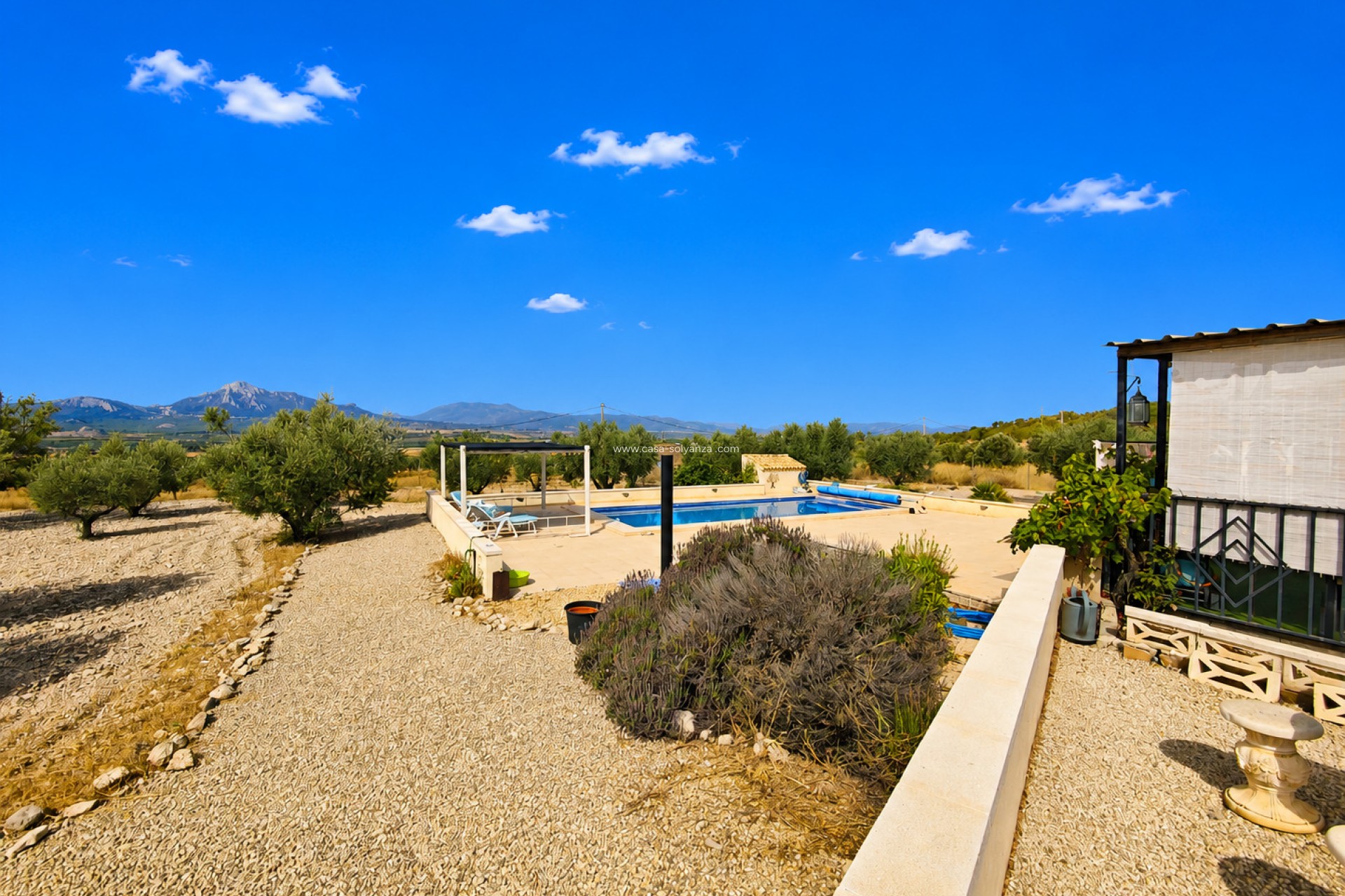Resale - Villa - Sax