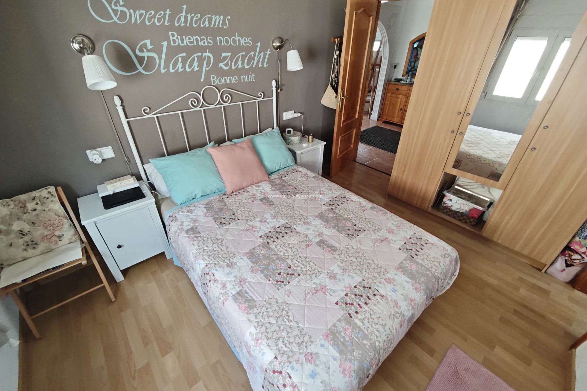 Resale - Villa - Sax