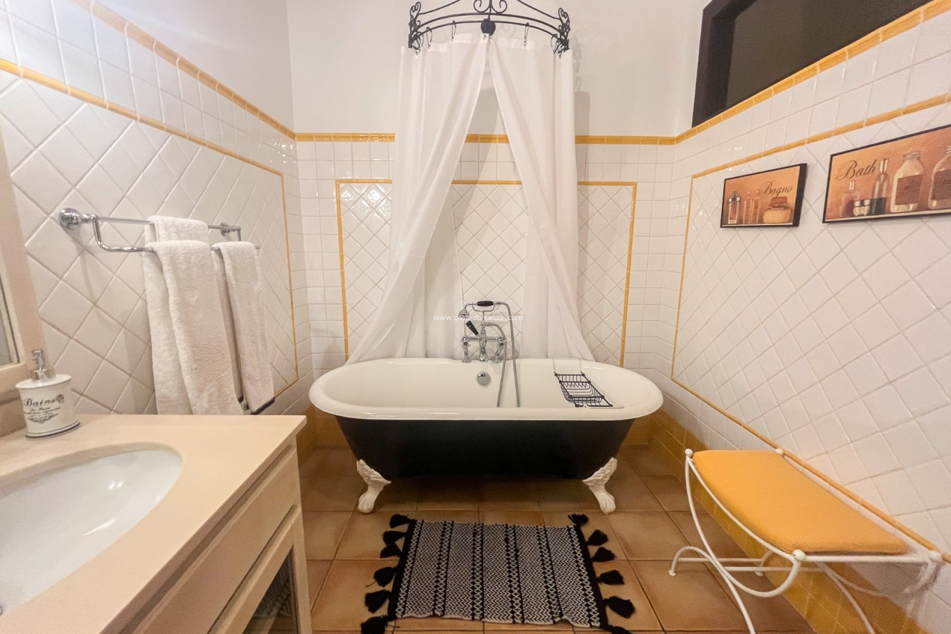 Resale - Villa / Semi detached - Jávea