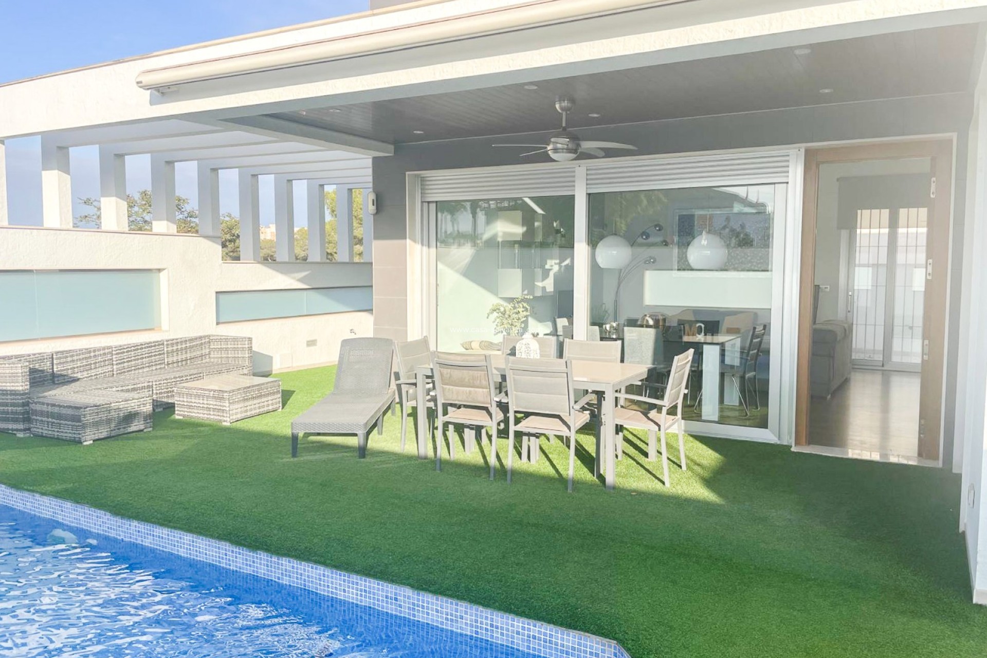 Resale - Villa / Semi detached - Orihuela Costa - Mil Palmeras