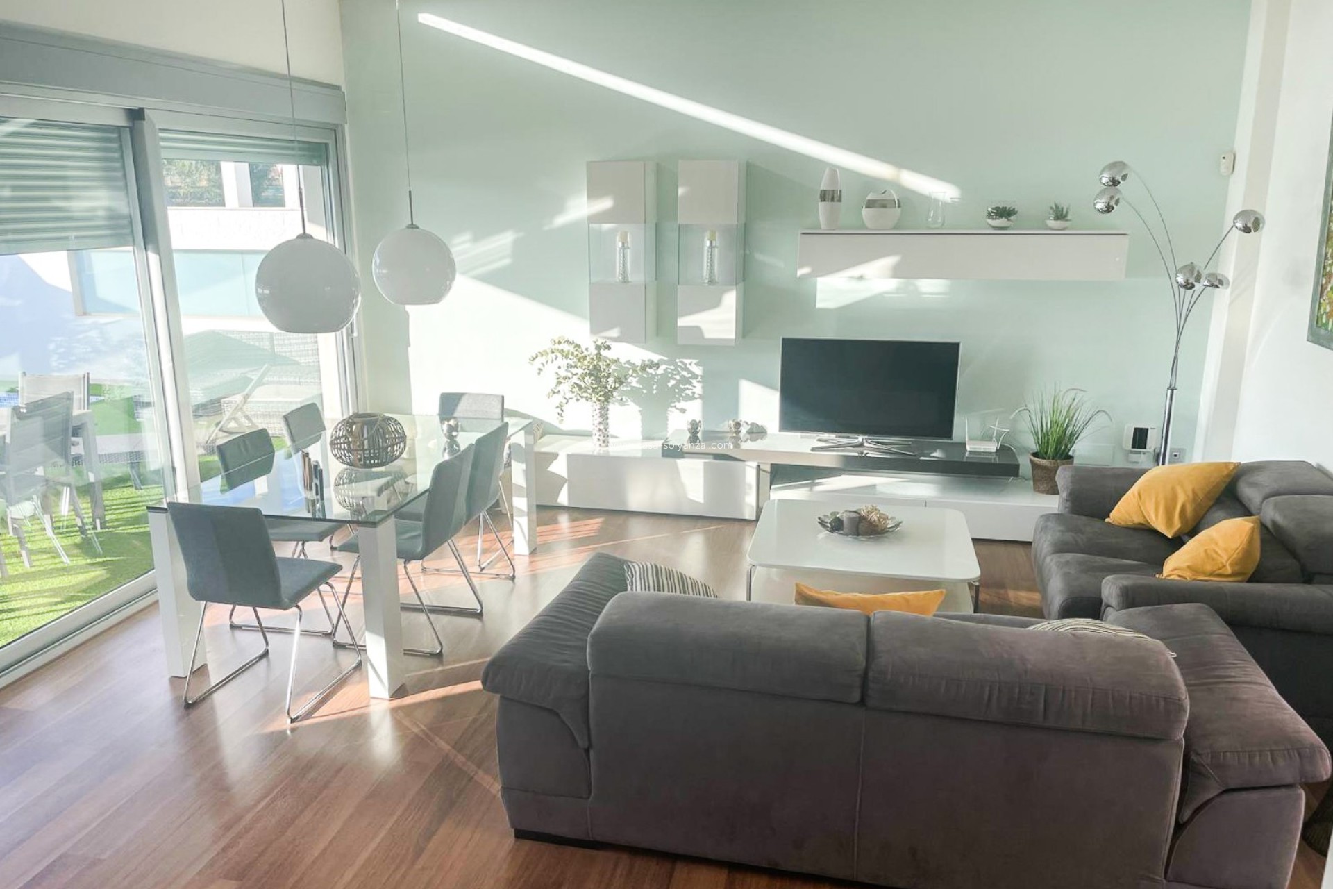 Resale - Villa / Semi detached - Orihuela Costa - Mil Palmeras