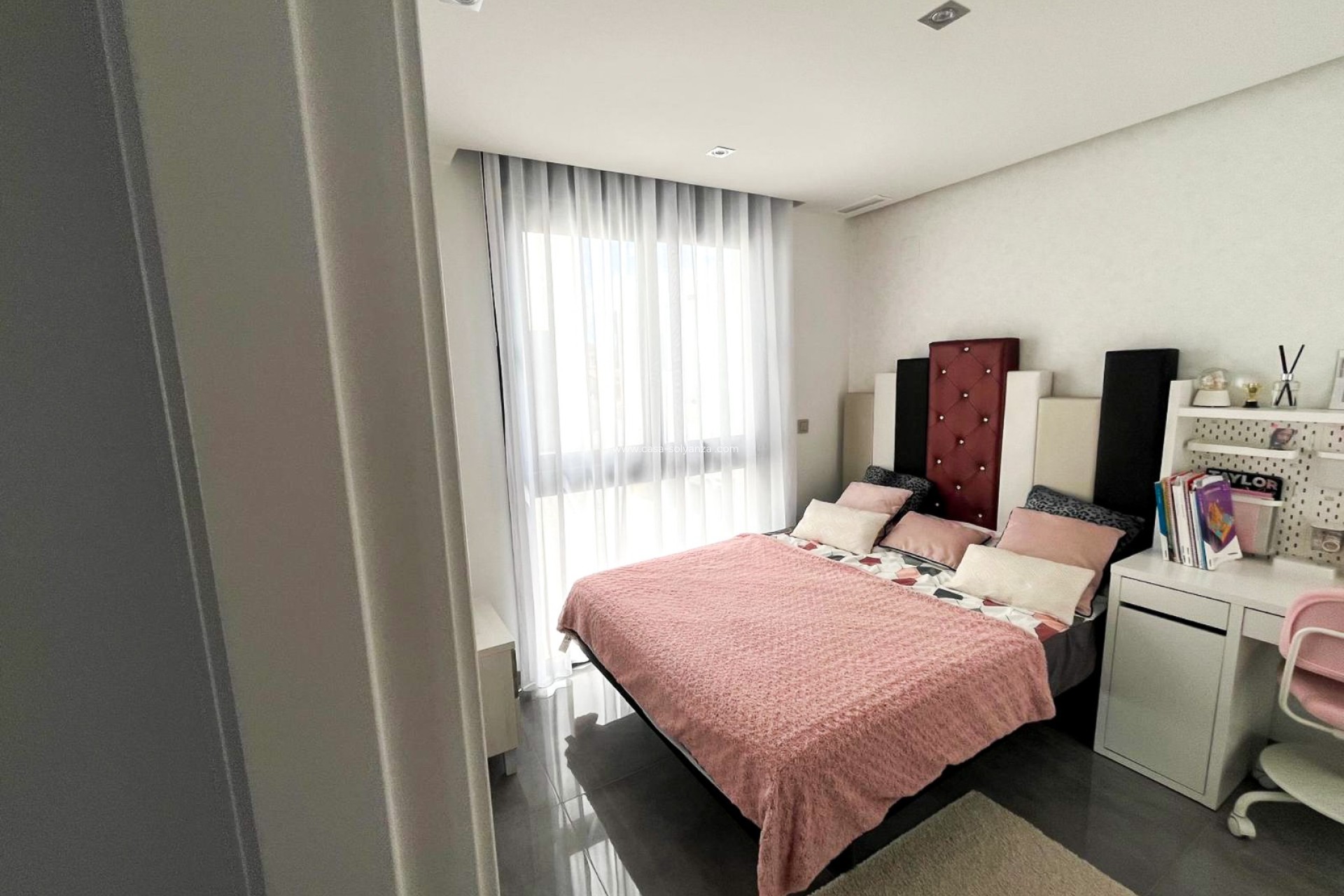 Resale - Villa / Semi detached - Torrevieja - Los Altos