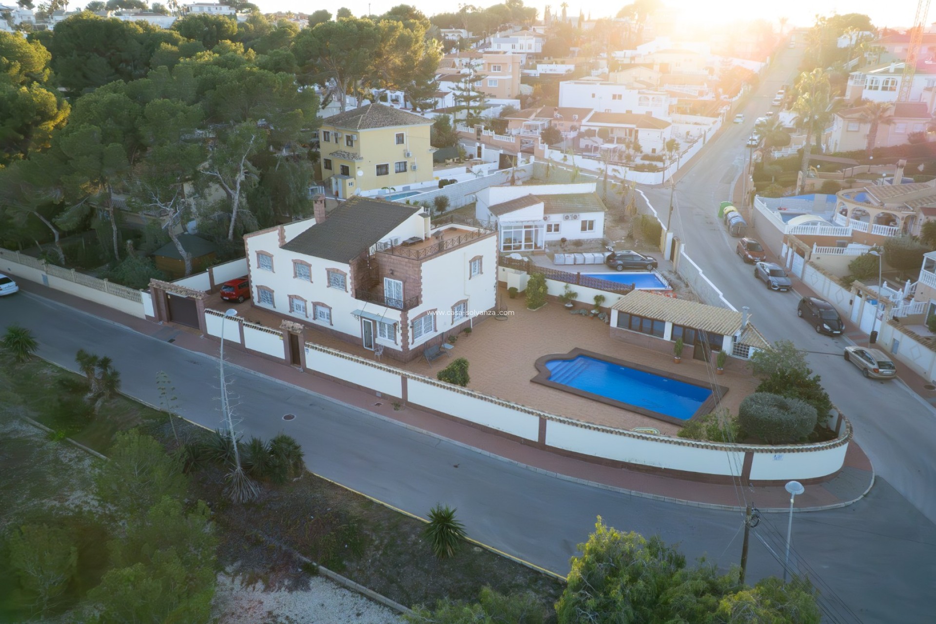 Resale - Villa / Semi detached - Torrevieja - Los Balcones