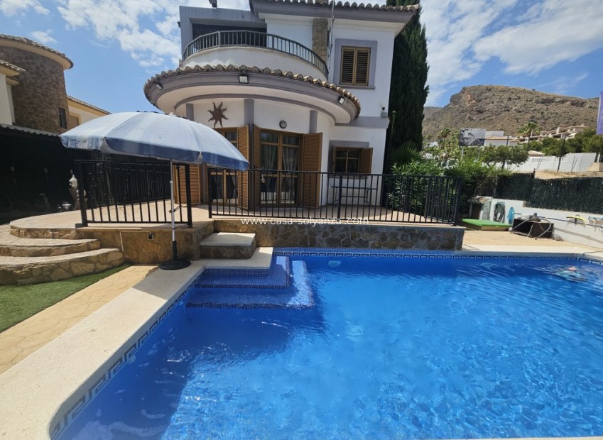 Resale - Villa - Sierra Cortina - Inland