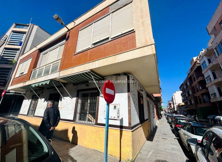 Resale - Villa - Torrevieja - 0