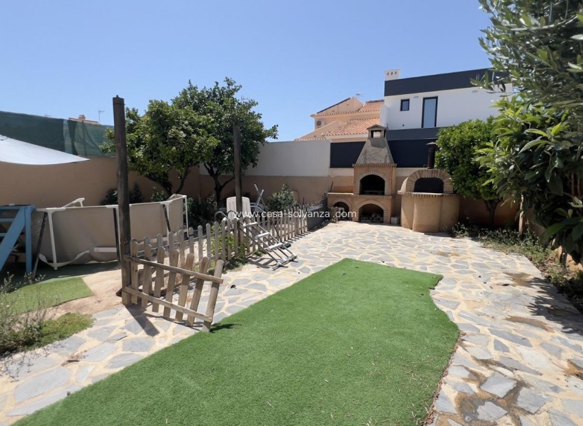 Resale - Villa - Torrevieja - Aguas nuevas