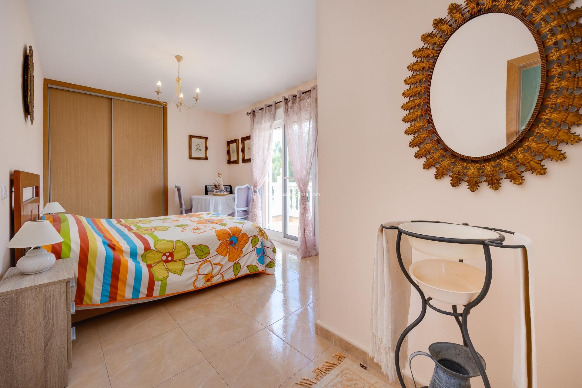 Resale - Villa - Torrevieja - Aguas nuevas