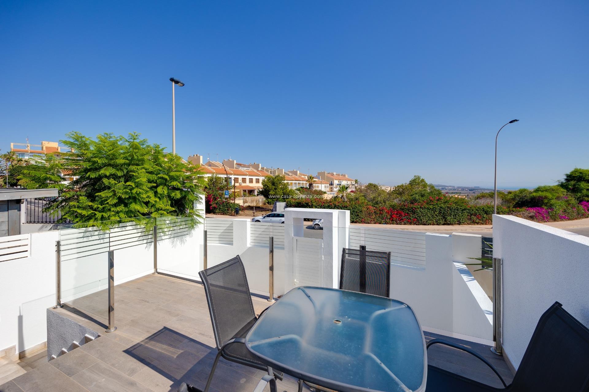 Resale - Villa - Torrevieja - Aguas nuevas