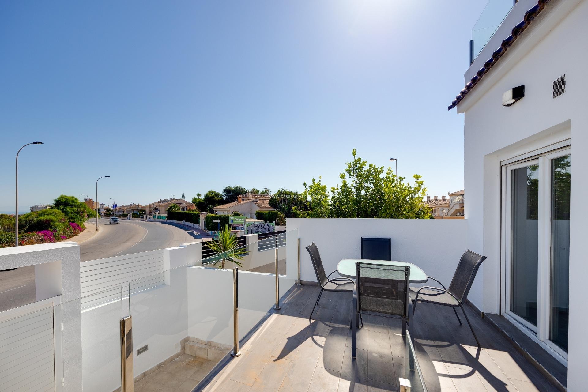 Resale - Villa - Torrevieja - Aguas nuevas