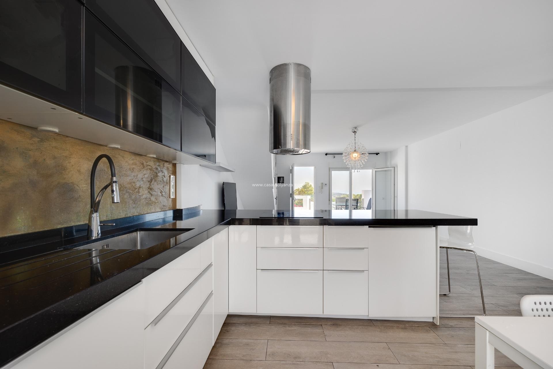 Resale - Villa - Torrevieja - Aguas nuevas