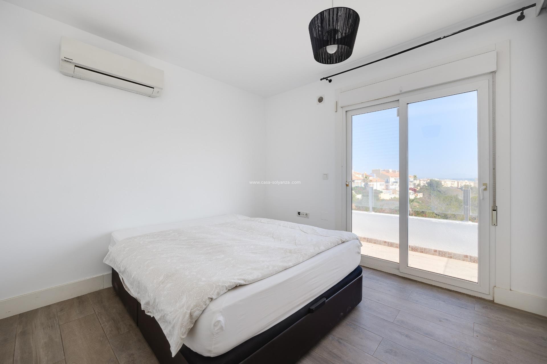 Resale - Villa - Torrevieja - Aguas nuevas