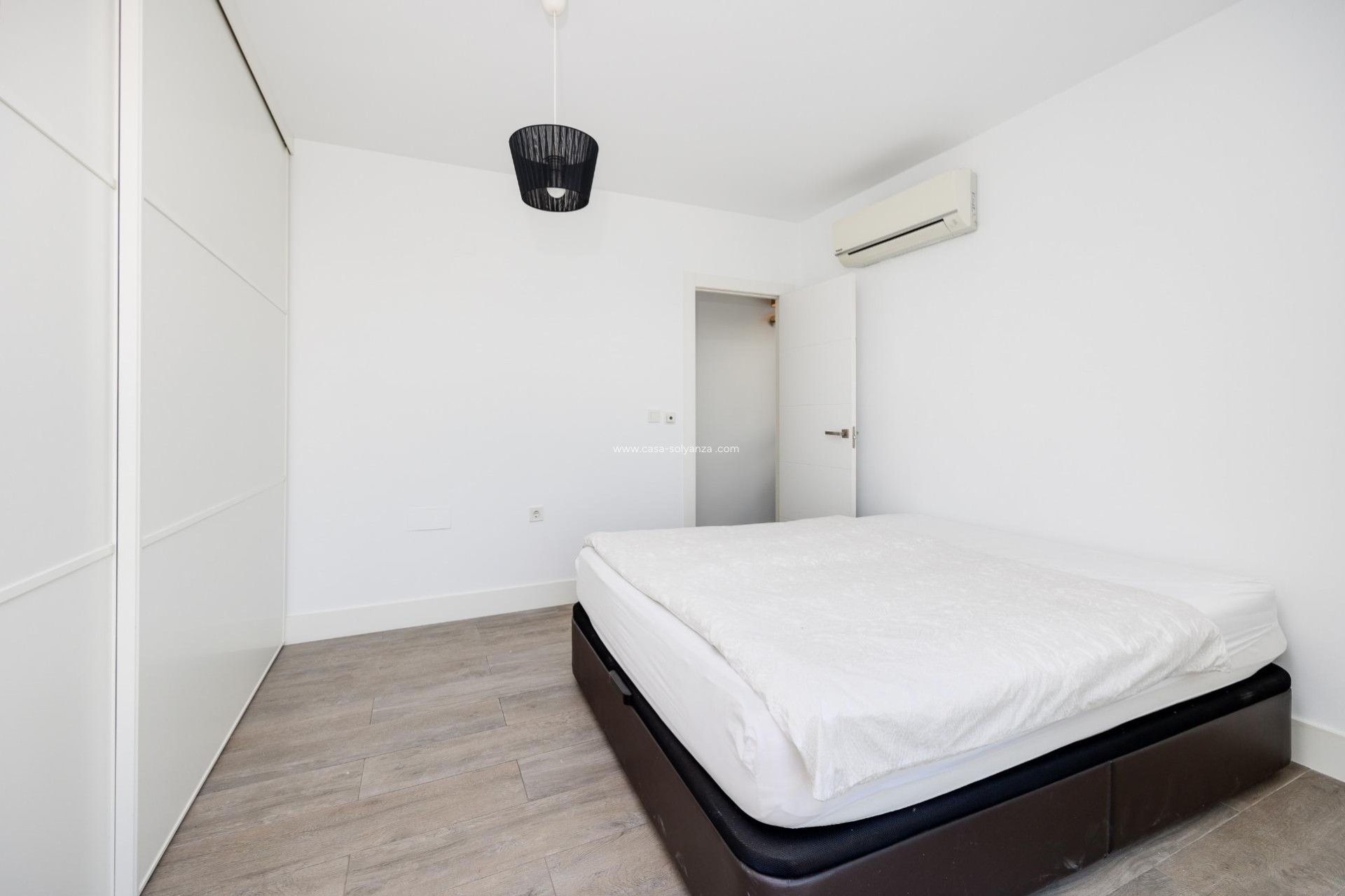 Resale - Villa - Torrevieja - Aguas nuevas