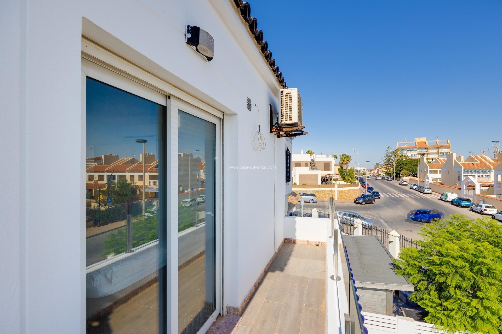 Resale - Villa - Torrevieja - Aguas nuevas