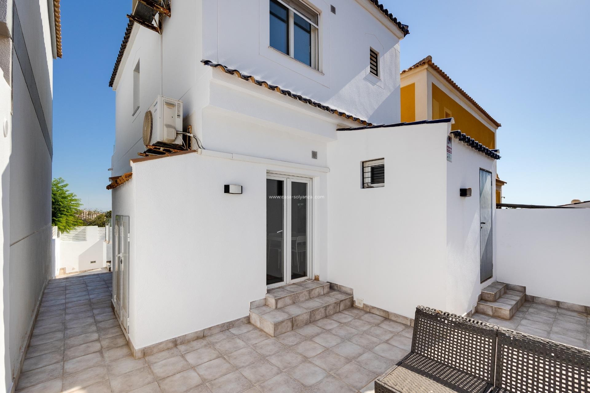 Resale - Villa - Torrevieja - Aguas nuevas